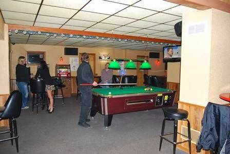 Mug-Zs Pub & Grille | restaurant | W194S7060 Hillendale Dr, Muskego, WI 53150, USA | 2626795455 OR +1 262-679-5455