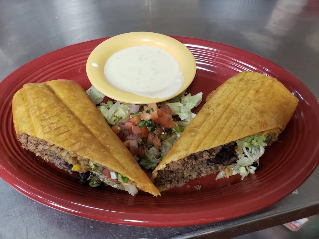 El Monterrey Mexican Restaurant | restaurant | 120 E Cooper Blvd D, Warrensburg, MO 64093, USA | 6607471600 OR +1 660-747-1600