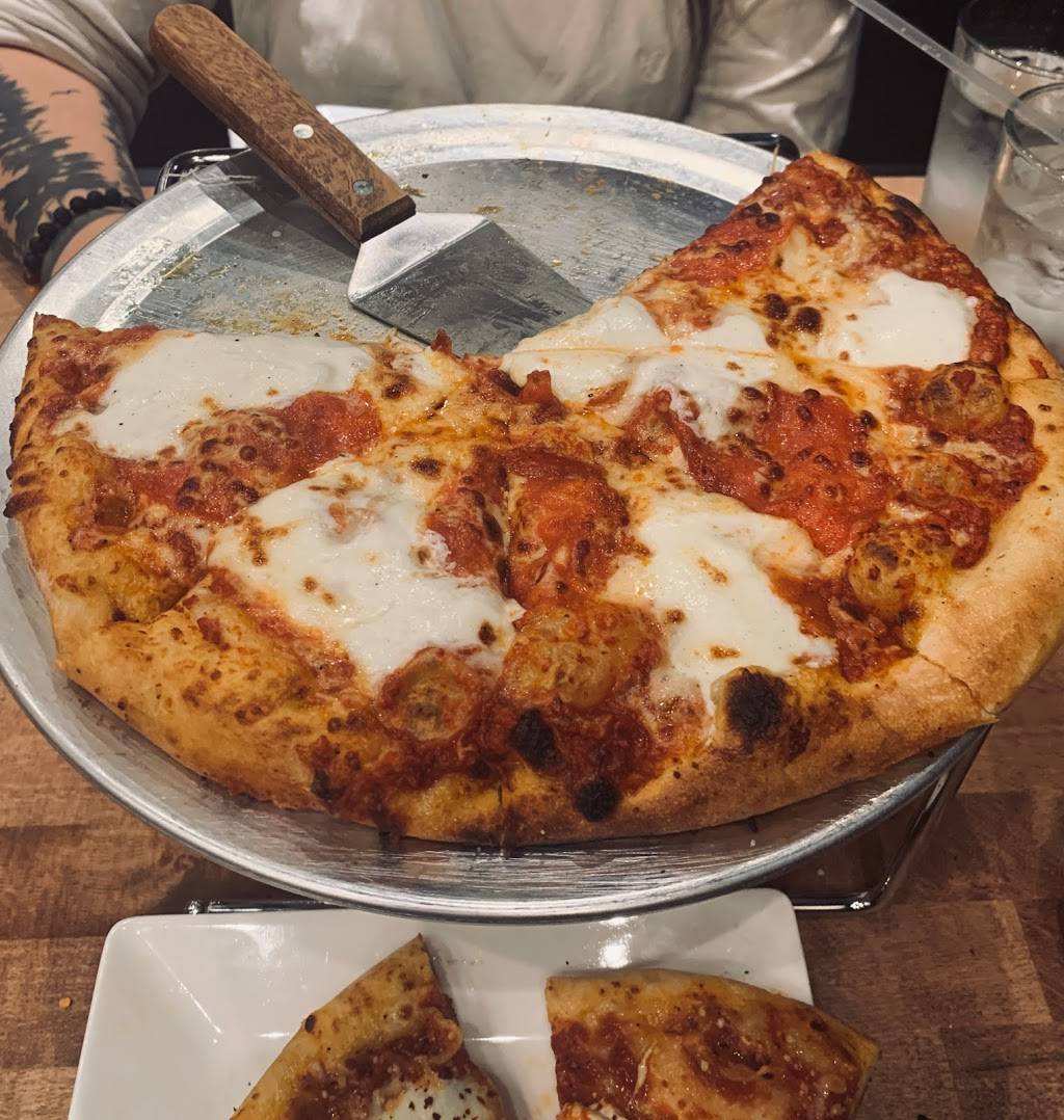 Wild Wood Pizza | restaurant | 1600 Village Market Blvd SE suite 120, Leesburg, VA 20175, USA | 7034431600 OR +1 703-443-1600