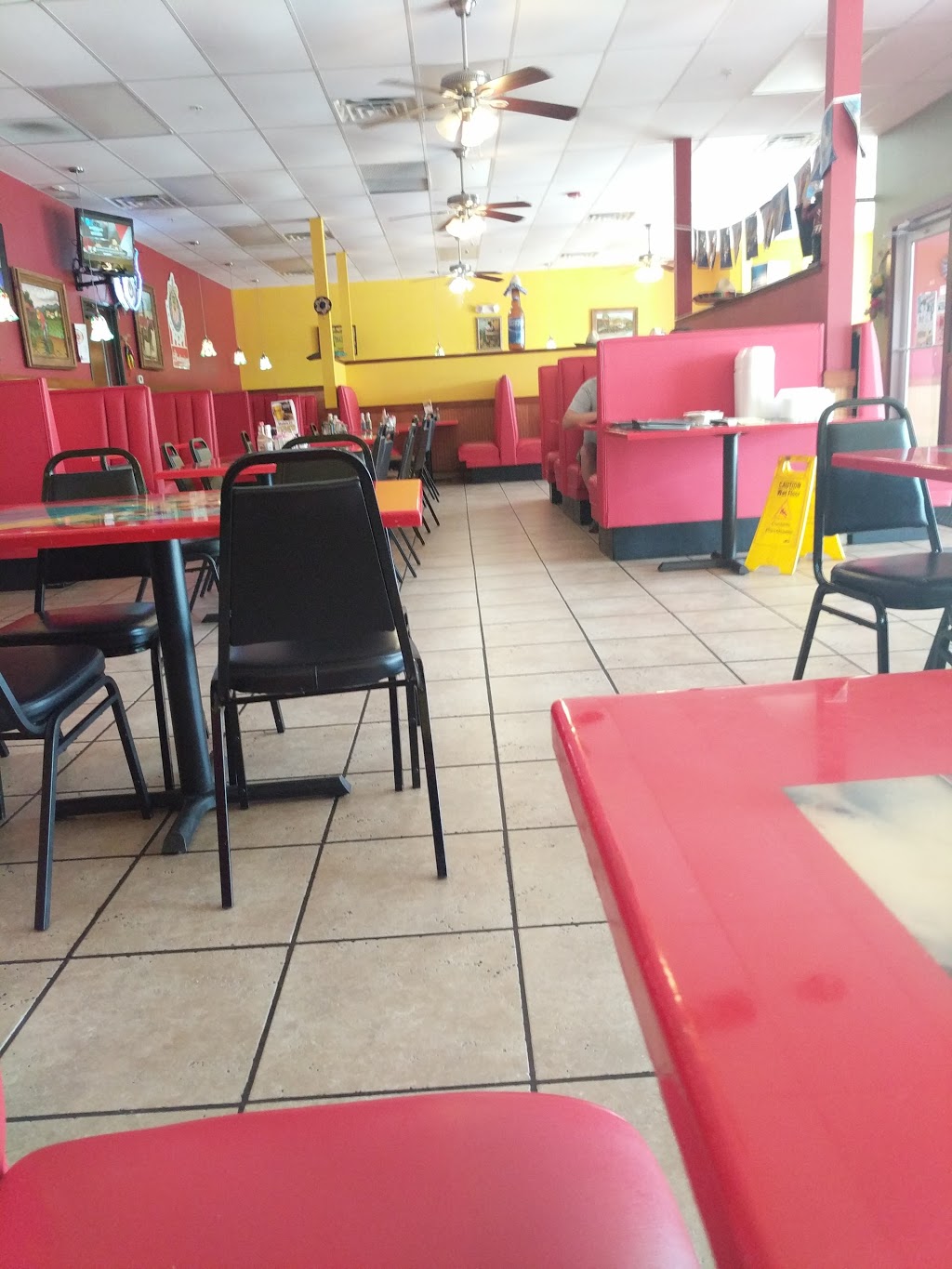 La Fiesta Charra | restaurant | 3079 Floyd Blvd, Sioux City, IA 51104, USA | 7122391005 OR +1 712-239-1005