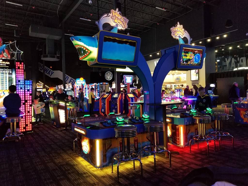 Dave & Busters | restaurant | 6811 W 135th St, Overland Park, KS 66223, USA | 9132493900 OR +1 913-249-3900