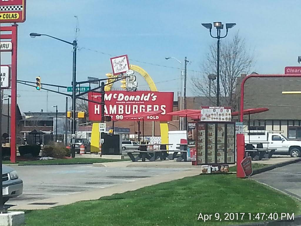 Rallys | restaurant | 400 S Madison St, Muncie, IN 47305, USA | 7652824732 OR +1 765-282-4732