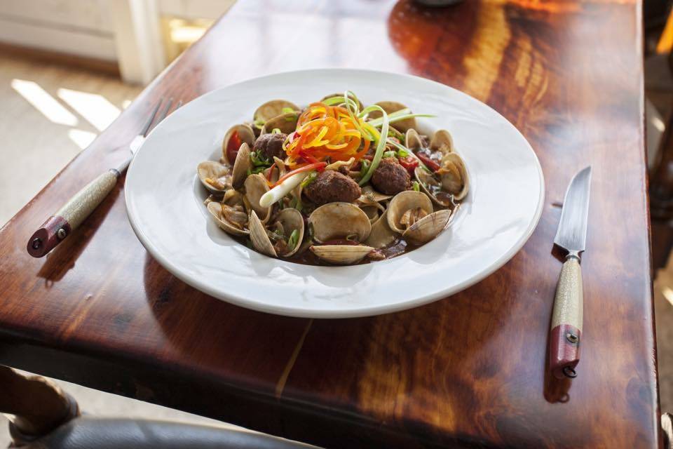 White Dog Bistro | restaurant | 68 Church St, Mathews, VA 23109, USA | 8047257680 OR +1 804-725-7680