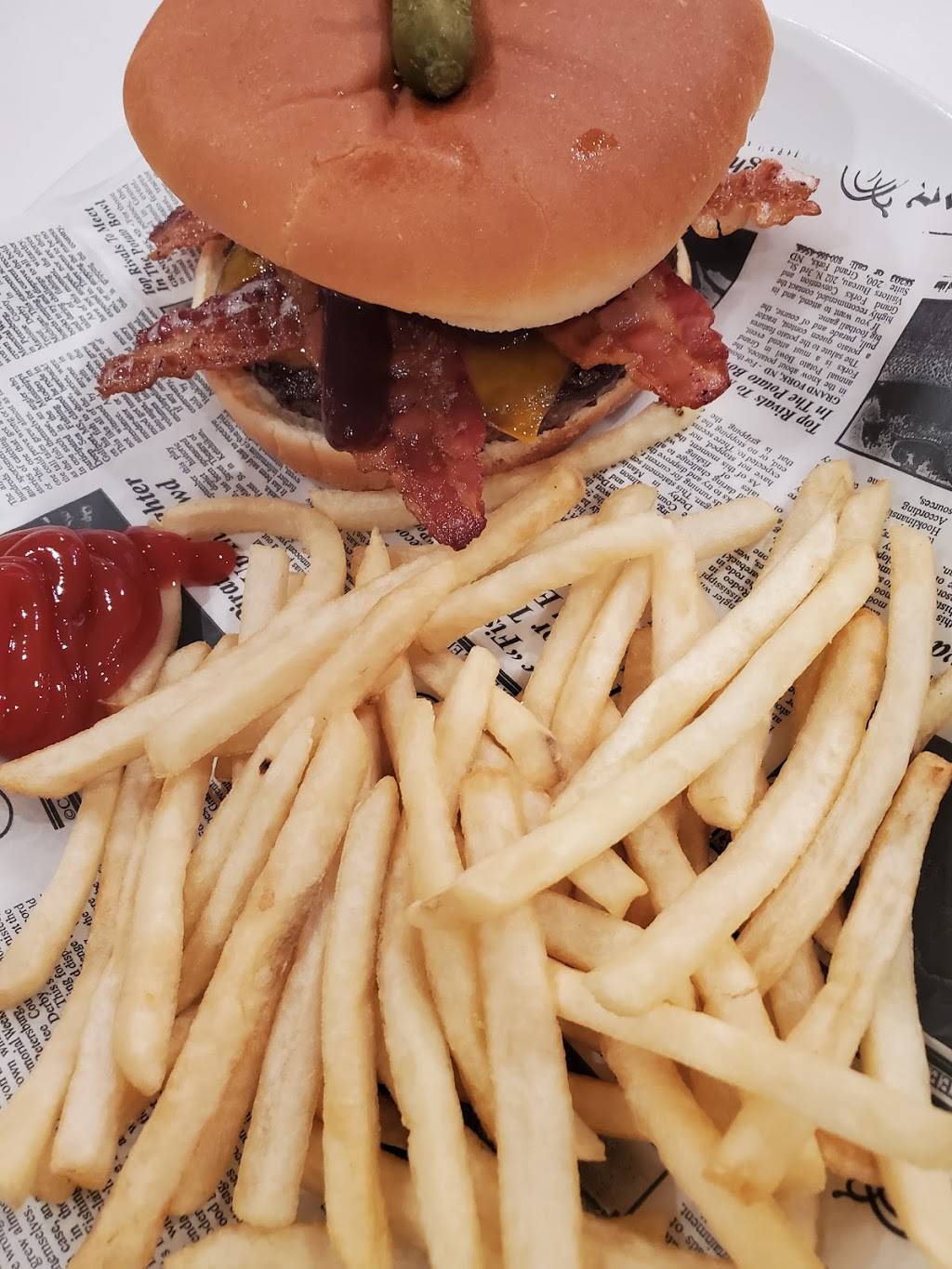 The Saucy Crab | restaurant | 1315 E Armour Rd, Bourbonnais, IL 60914, USA | 8156143595 OR +1 815-614-3595