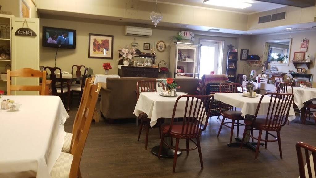 Poppy & Co | restaurant | 124 N 2nd St, Philipsburg, PA 16866, USA | 8143422000 OR +1 814-342-2000