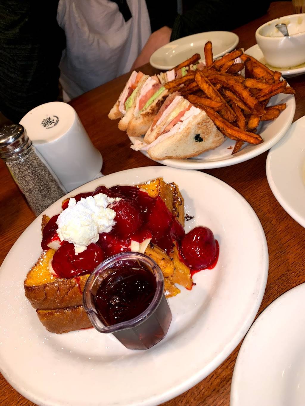 Golden Apple Grill & Breakfast House | meal delivery | 2971 N Lincoln Ave, Chicago, IL 60657, USA | 7735281413 OR +1 773-528-1413