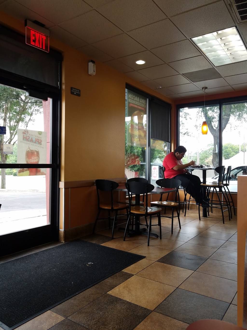 Jack in the Box | restaurant | 5025 S Lancaster Rd, Dallas, TX 75216, USA | 2143766722 OR +1 214-376-6722