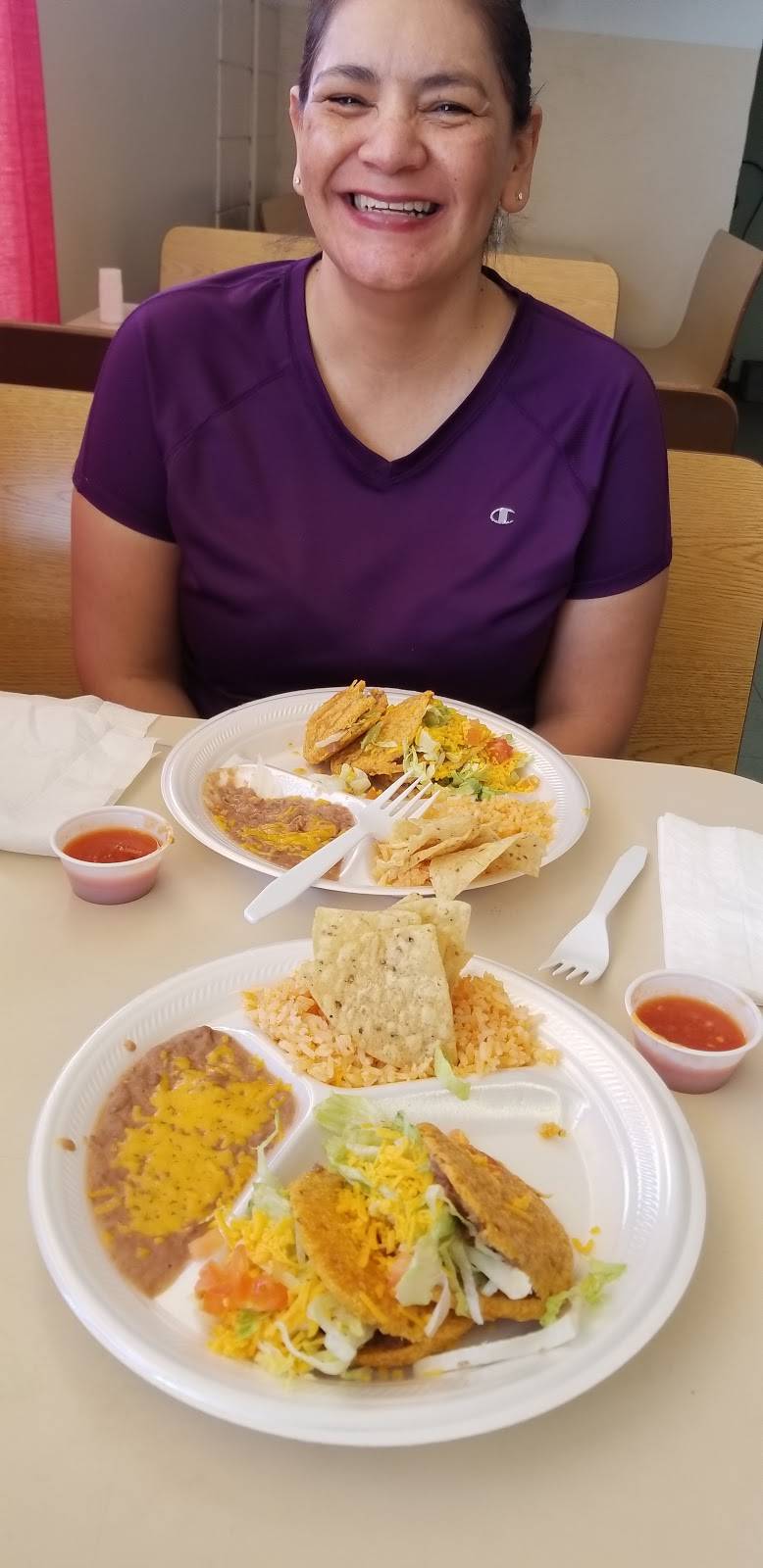 La Reina Mexican Foods | meal takeaway | 7649 N Loop Dr, El Paso, TX 79915, USA | 9157791318 OR +1 915-779-1318