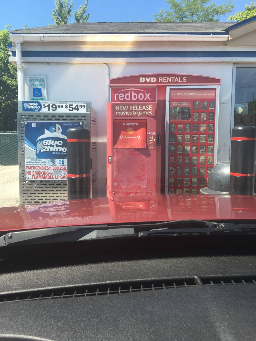 Royal Farms | meal takeaway | 4384 Hollins Ferry Rd, Baltimore, MD 21227, USA | 4102472929 OR +1 410-247-2929