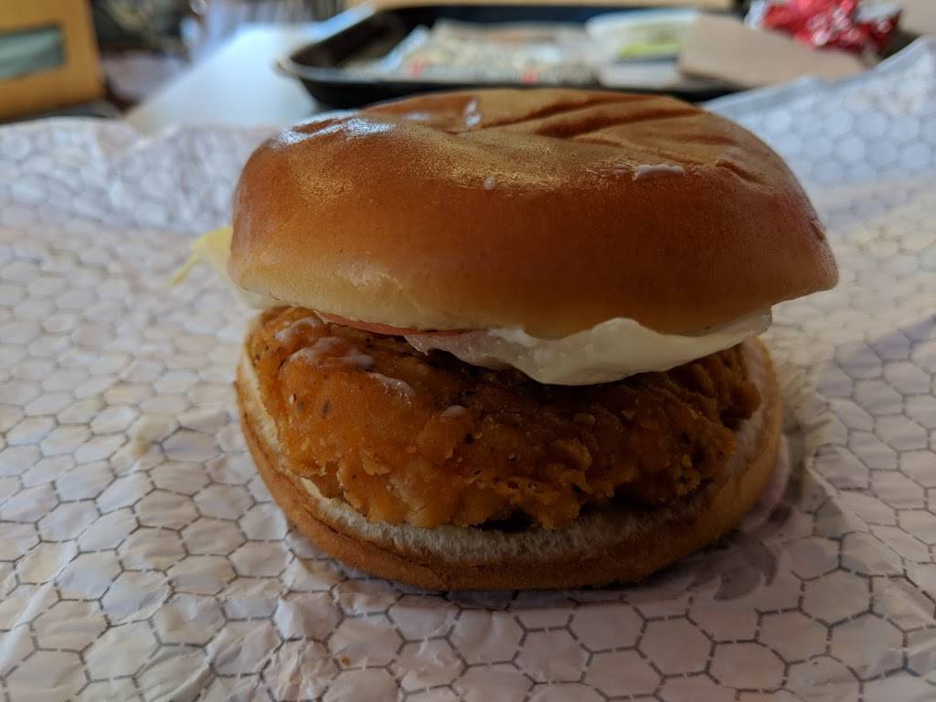 Wendys | restaurant | 7605 Tecumseh Rd E, Windsor, ON N8T 3H1, Canada | 5192511125 OR +1 519-251-1125