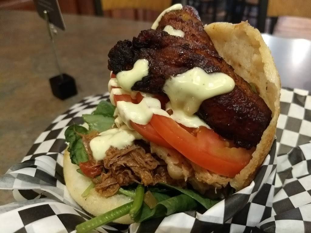 Arepa Venezuelan Kitchen | restaurant | 1405 NE 50th St, Seattle, WA 98105, USA | 2065564879 OR +1 206-556-4879