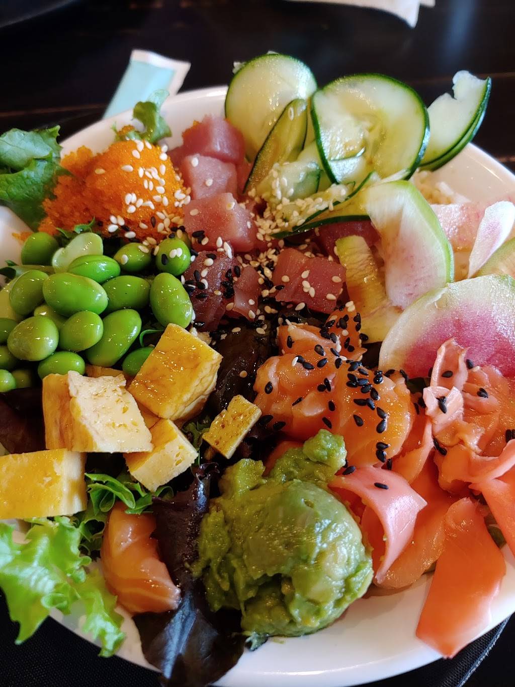 LemonShark Poke- Clayton | restaurant | 33 N Central Ave, Clayton, MO 63105, USA | 3143008890 OR +1 314-300-8890