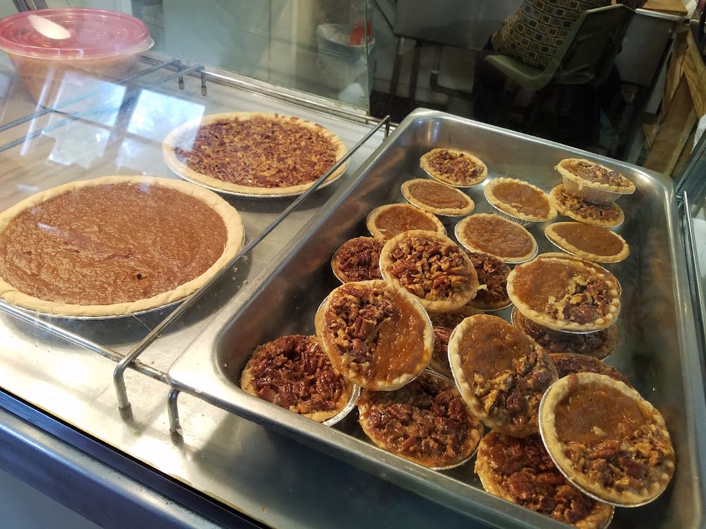 Rhodas Famous Hot Tamales | restaurant | 714 St Marys St, Lake Village, AR 71653, USA | 8702653108 OR +1 870-265-3108