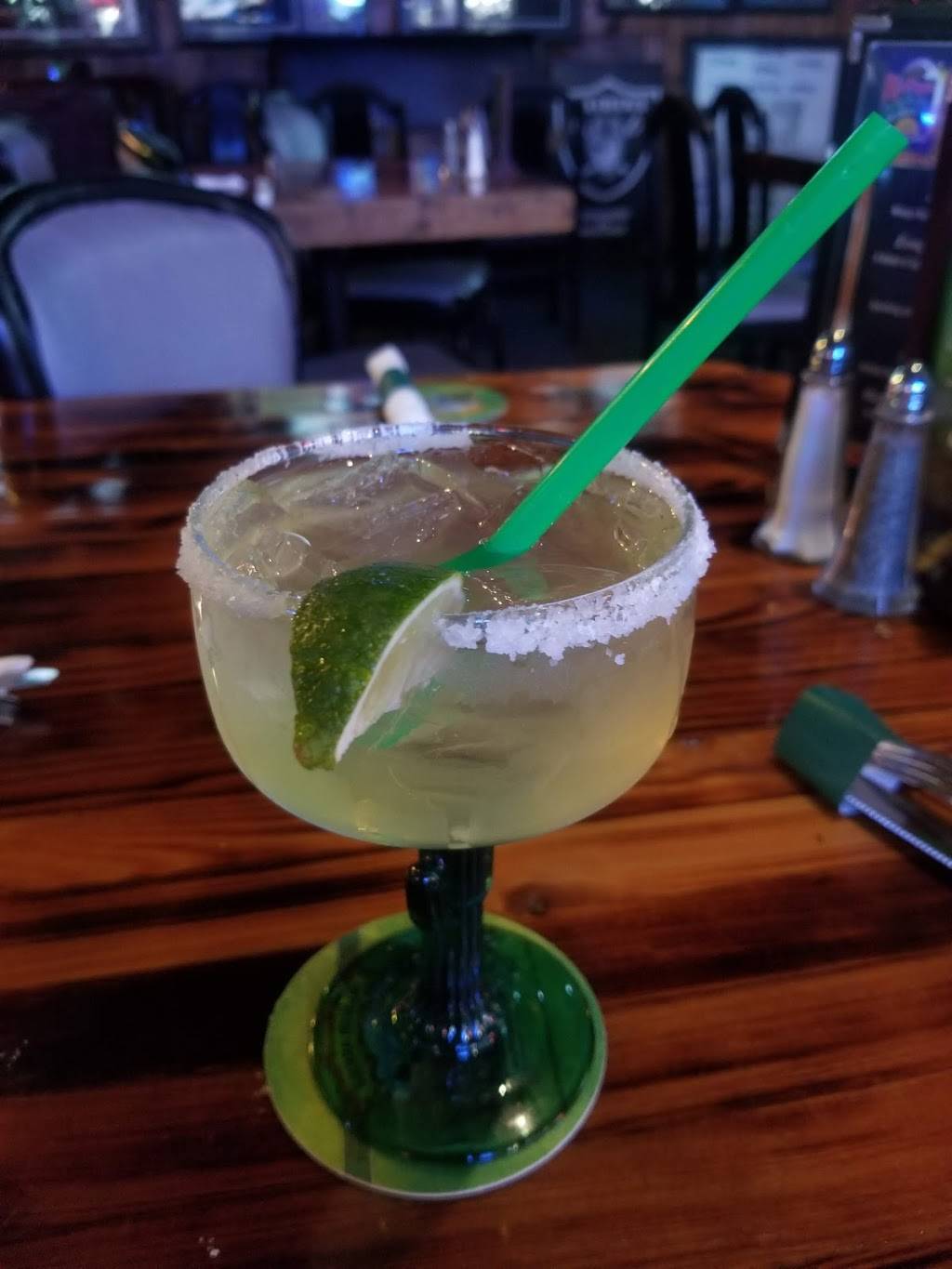 Rickys Sports Theatre & Grill | restaurant | 15028 Hesperian Blvd, San Leandro, CA 94578, USA | 5103170200 OR +1 510-317-0200