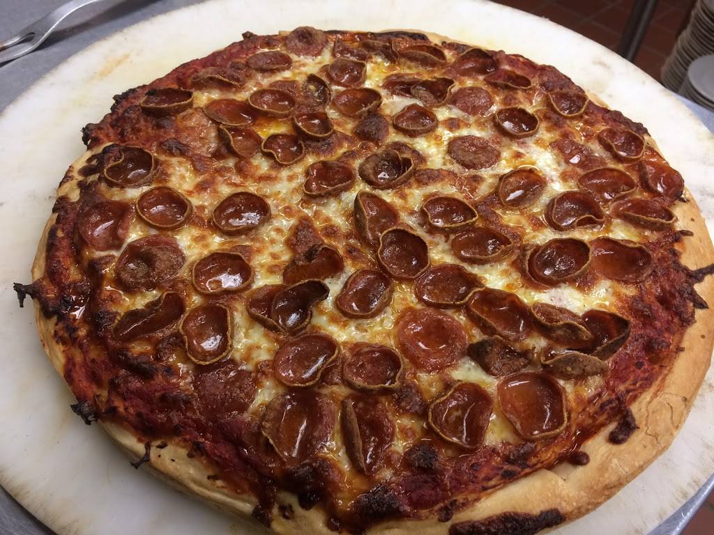 Gigis Pizza & Bar | restaurant | 647 Main Ave, Warwick, RI 02886, USA | 4017382873 OR +1 401-738-2873