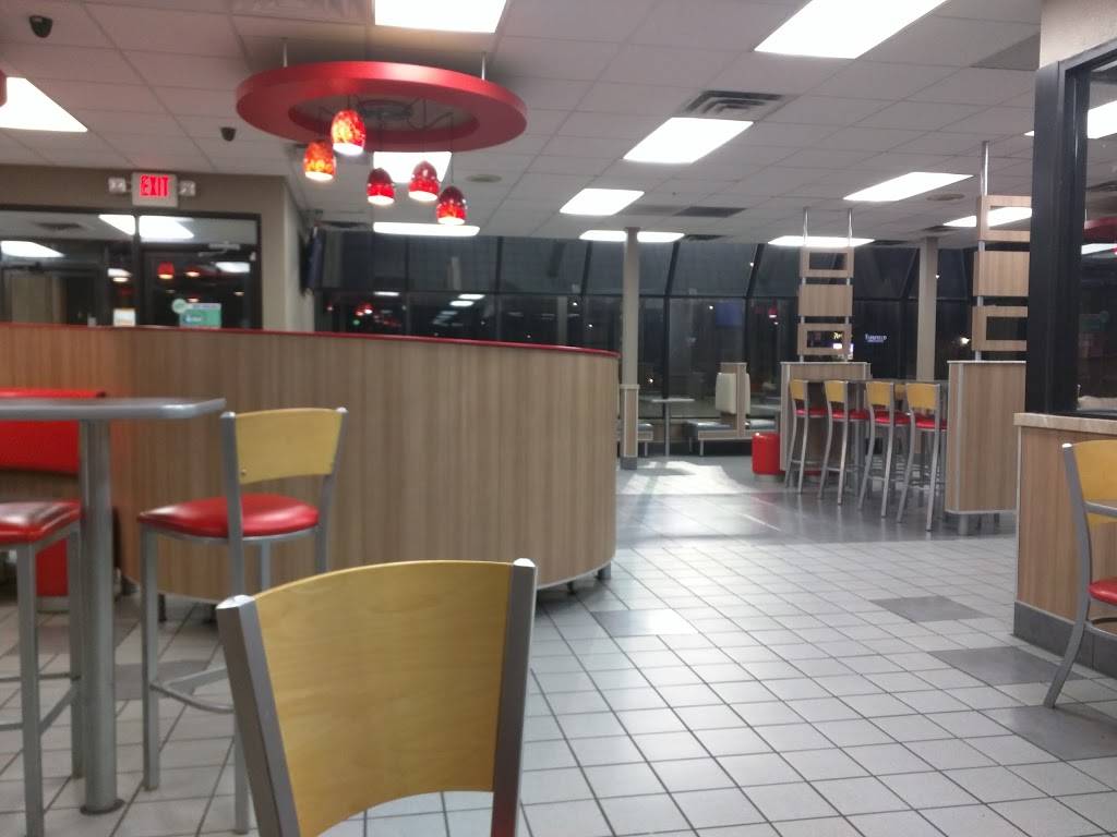Burger King | restaurant | 7510 E State St, Rockford, IL 61108, USA | 8153997750 OR +1 815-399-7750
