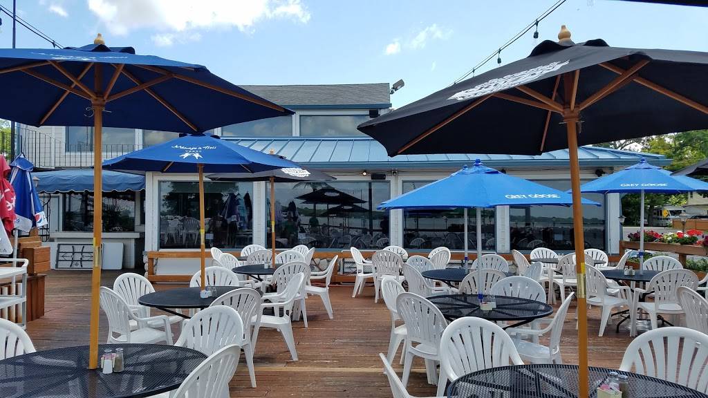 Dockers | restaurant | 33 W Grand Ave, Fox Lake, IL 60020, USA | 8479730033 OR +1 847-973-0033