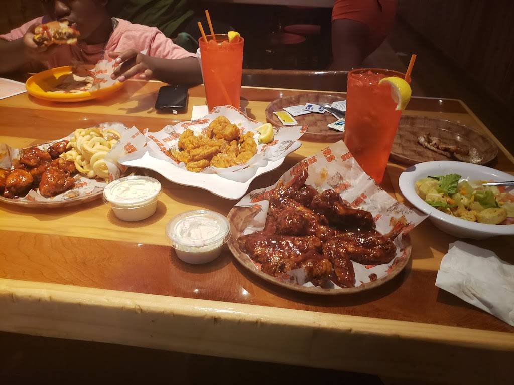 Original Hooters | restaurant | 9159 S Cicero Ave, Oak Lawn, IL 60453, USA | 7084234668 OR +1 708-423-4668