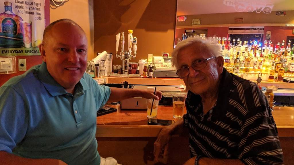 The Cove | restaurant | 14A158, Canyon Club Dr, Apple River, IL 61001, USA | 8154920277 OR +1 815-492-0277