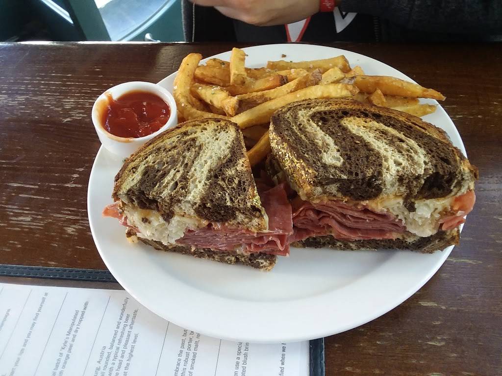 Gideon Welles Craft Beer Bar & Kitchen | restaurant | 4500 N Lincoln Ave, Chicago, IL 60625, USA | 7739072226 OR +1 773-907-2226