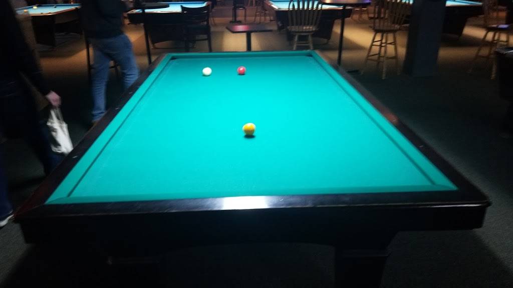 Union Station Billiards | restaurant | 272 St John St, Portland, ME 04102, USA | 2078993693 OR +1 207-899-3693