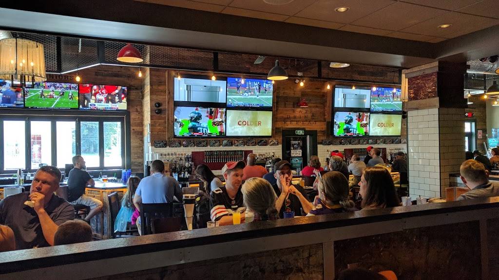 Juniors Bar and Grill | restaurant | 48 N Greenbush Rd, Troy, NY 12180, USA | 5182443535 OR +1 518-244-3535