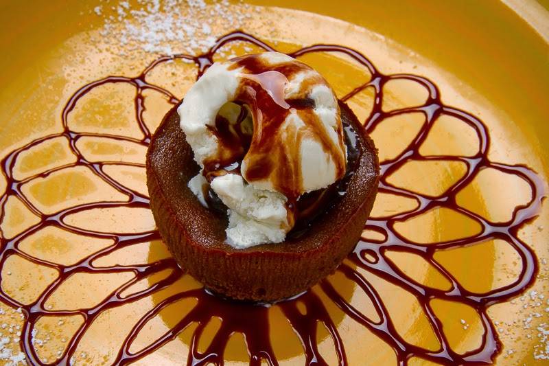 Bistro Bistro | restaurant | 1727 Connecticut Ave NW, Washington, DC 20009, USA | 2023281640 OR +1 202-328-1640