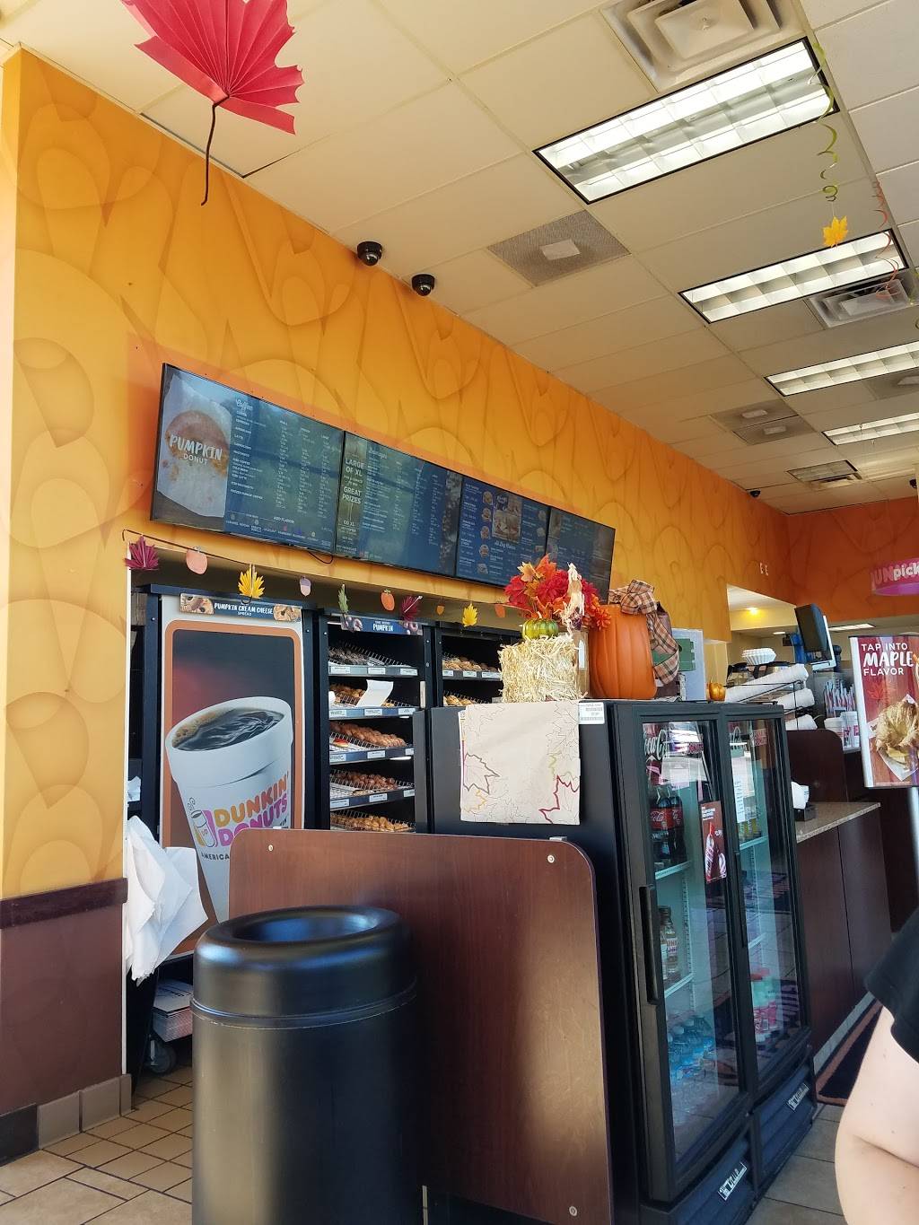 Dunkin | bakery | 3433 E West Maple Rd, Commerce Charter Twp, MI 48390, USA | 2489601770 OR +1 248-960-1770