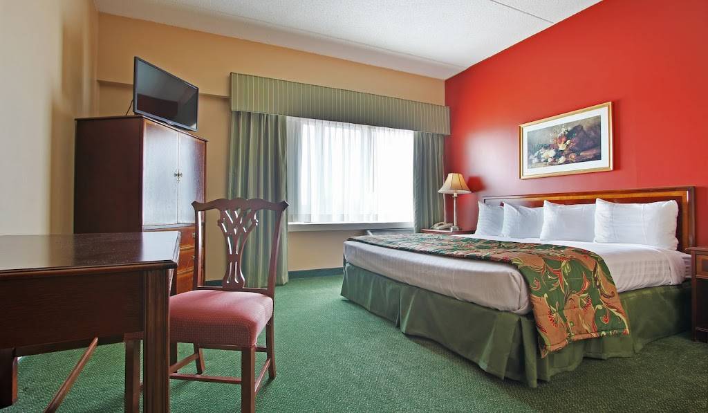 Hotel Mead & Conference Center | restaurant | 451 E Grand Ave, Wisconsin Rapids, WI 54494, USA | 8008436323 OR +1 800-843-6323