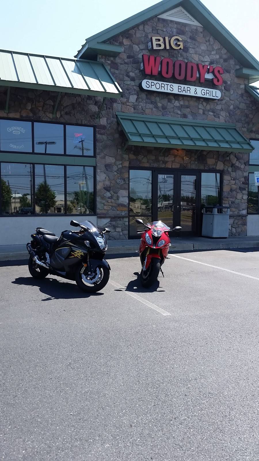 Big Woodys | restaurant | 1855 Sullivan Trail, Easton, PA 18040, USA | 6102524442 OR +1 610-252-4442