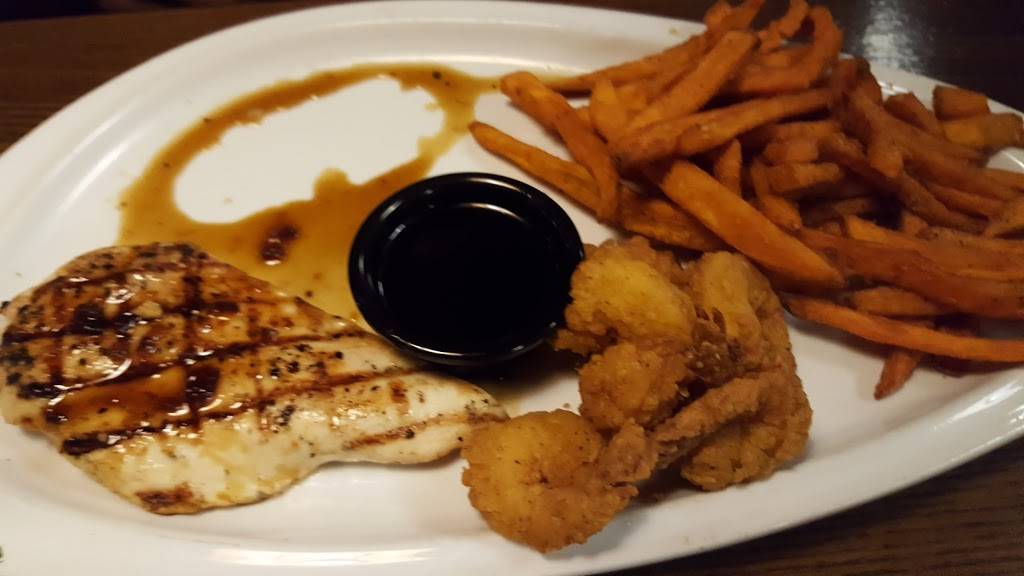 TGI Fridays | restaurant | 2990 Waldorf Market Pl, Waldorf, MD 20603, USA | 3019328750 OR +1 301-932-8750