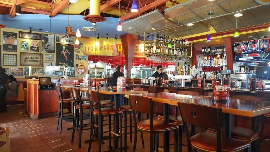 Red Robin Gourmet Burgers and Brews | restaurant | 5785 Harvey St, Norton Shores, MI 49444, USA | 2317984100 OR +1 231-798-4100