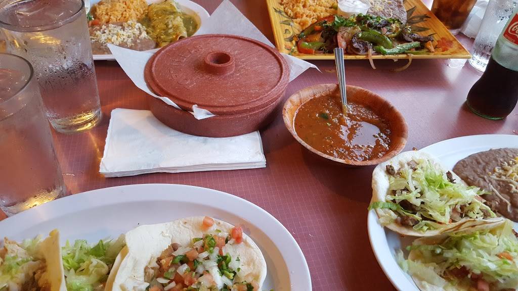 Papacitos Mexican Grille | restaurant | 2960 N Lincoln Ave, Chicago, IL 60657, USA | 7733275240 OR +1 773-327-5240