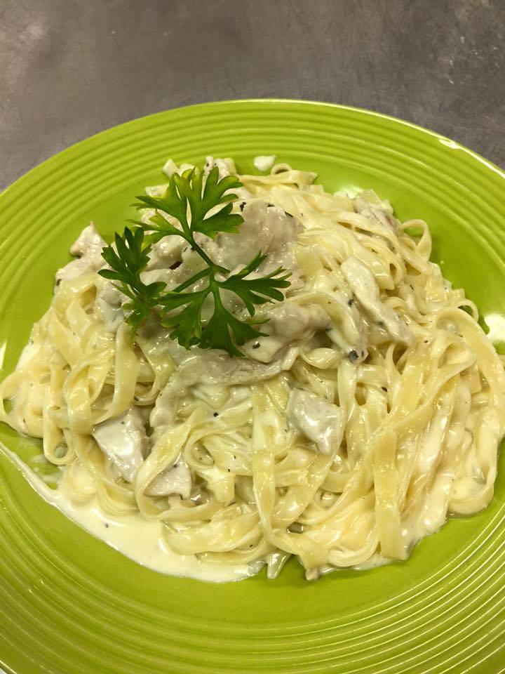 Highlander Pizza | restaurant | 2043 Electric Rd, Cave Spring, VA 24018, USA | 5407747777 OR +1 540-774-7777