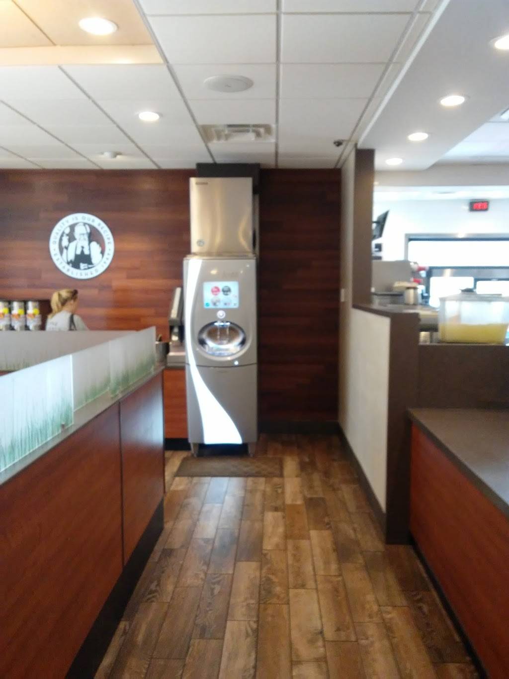 Wendys | restaurant | 238 S Mayo Trail, Pikeville, KY 41501, USA | 6064325060 OR +1 606-432-5060