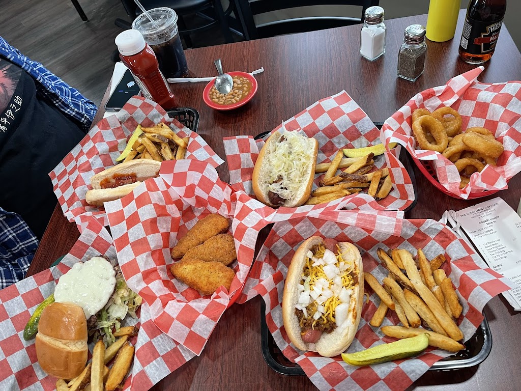 The Dog House | restaurant | 170 Pearl Rd, Brunswick, OH 44212, USA | 3307413471 OR +1 330-741-3471