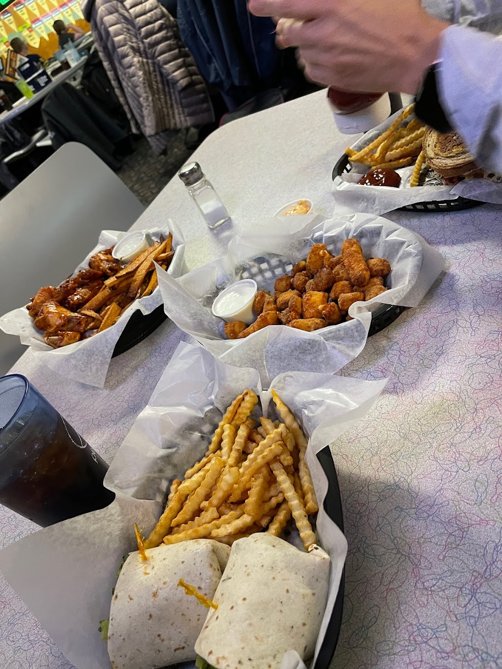 St Croix Lanes | restaurant | 1153 St Croix St, River Falls, WI 54022, USA | 7154252228 OR +1 715-425-2228