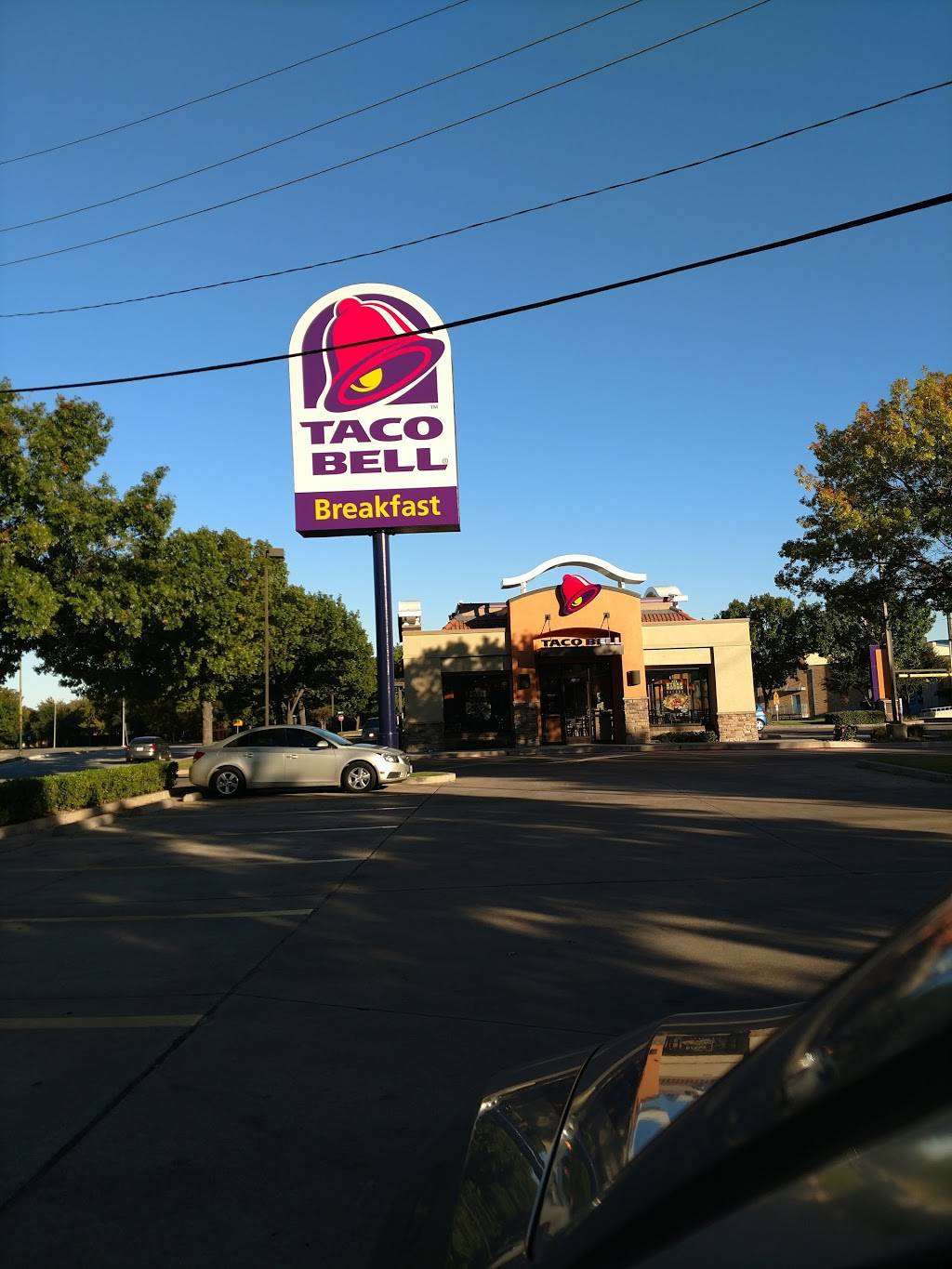 Taco Bell | meal takeaway | 2404 N Washington Ave, Dallas, TX 75204, USA | 2148214866 OR +1 214-821-4866