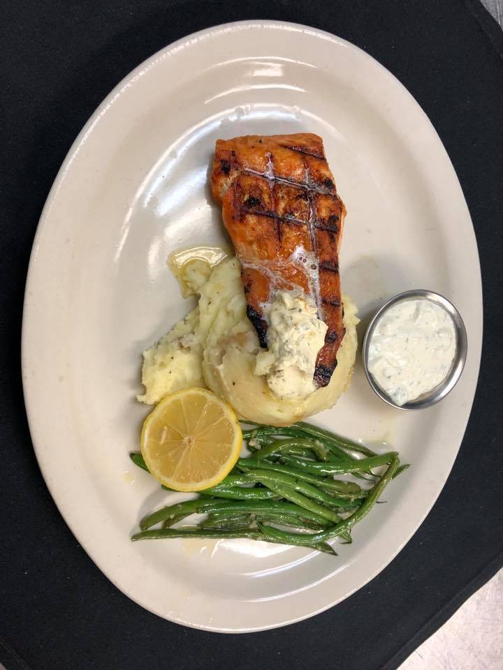 Houlihans | restaurant | 275 S Airport Blvd, South San Francisco, CA 94080, USA | 6505882265 OR +1 650-588-2265