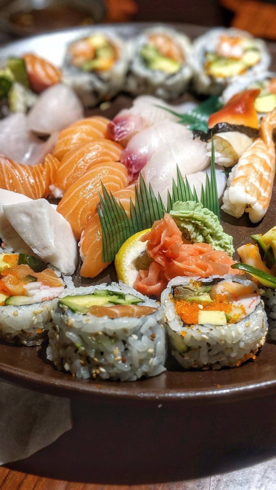 Sushi Bong | restaurant | Shops on Yonge 7181 Yonge Street #27, Thornhill, ON L3T 0C7, Canada | 9055972200 OR +1 905-597-2200