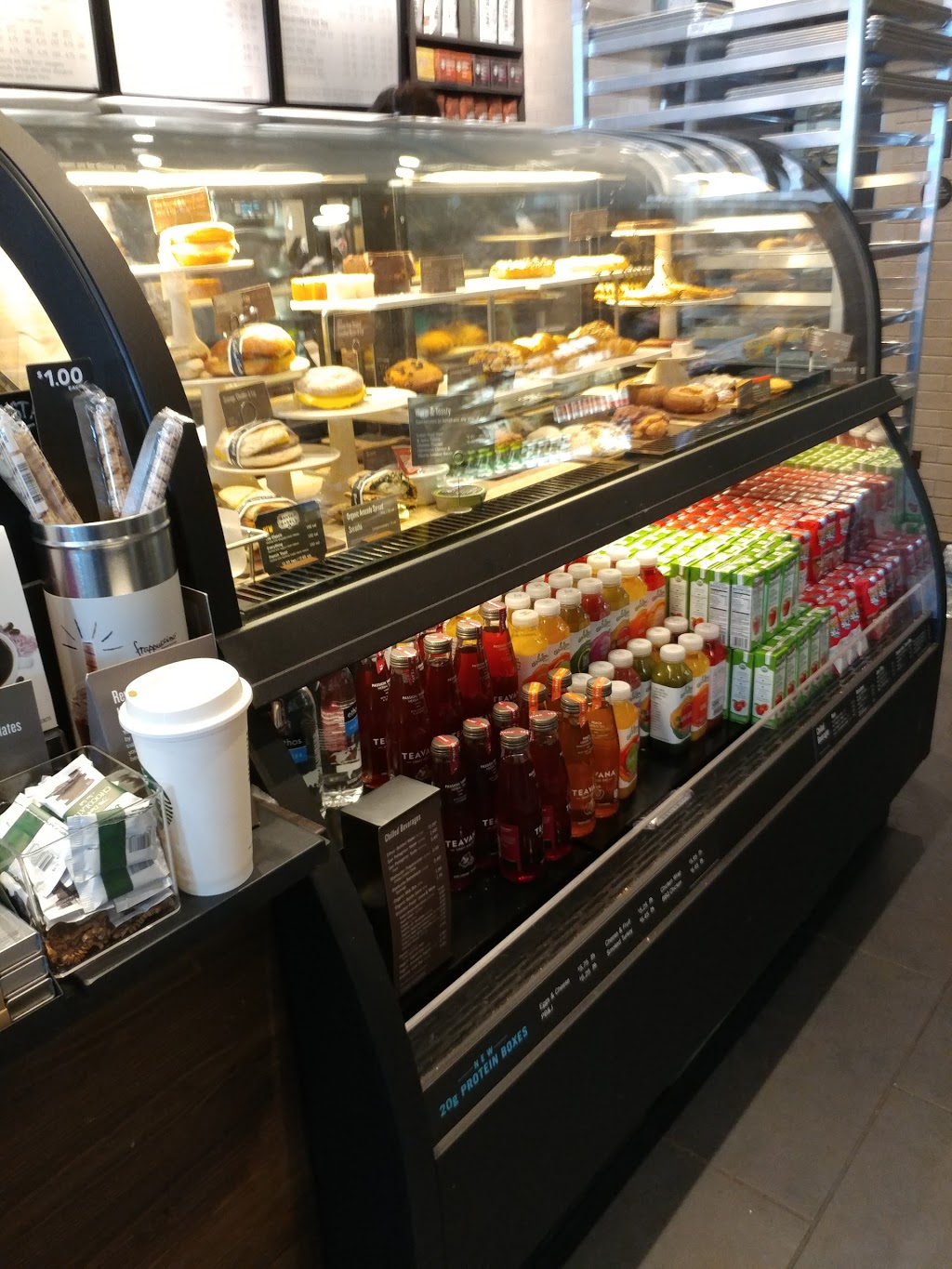 Starbucks | cafe | 3312 W Touhy Ave, Skokie, IL 60076, USA | 8477638485 OR +1 847-763-8485