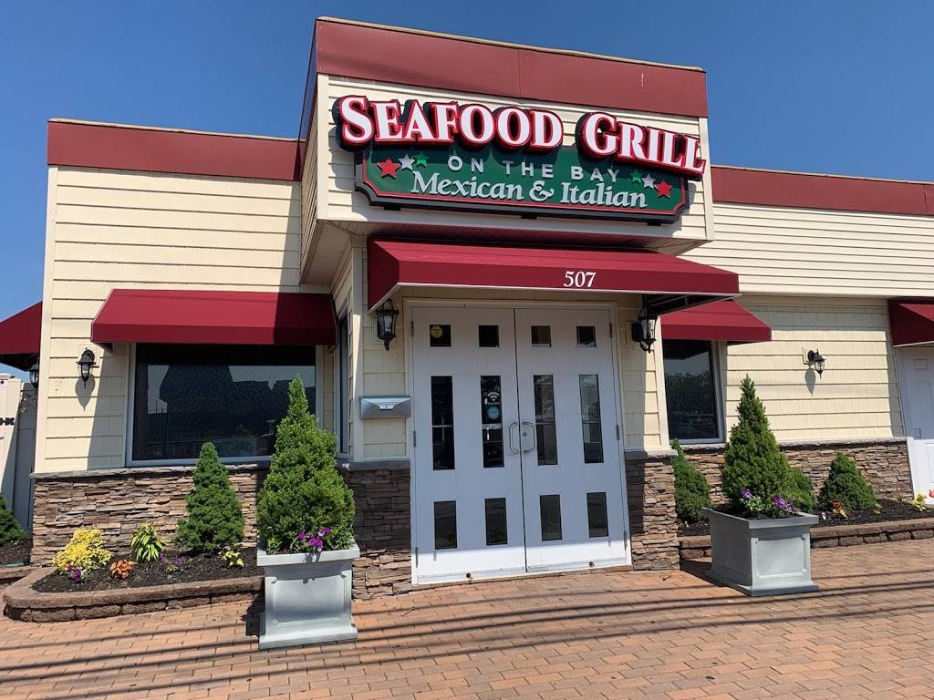 Seafood Grill On The Bay | restaurant | 507 Guy Lombardo Ave, Freeport, NY 11520, USA | 5165172405 OR +1 516-517-2405