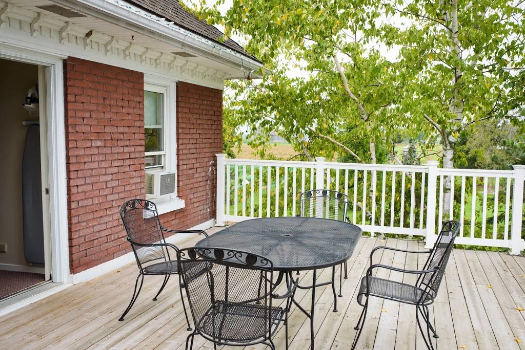 Hessenland Inn | restaurant | 72981 ON-21, Zurich, ON N0M 2T0, Canada | 8665437736 OR +1 866-543-7736