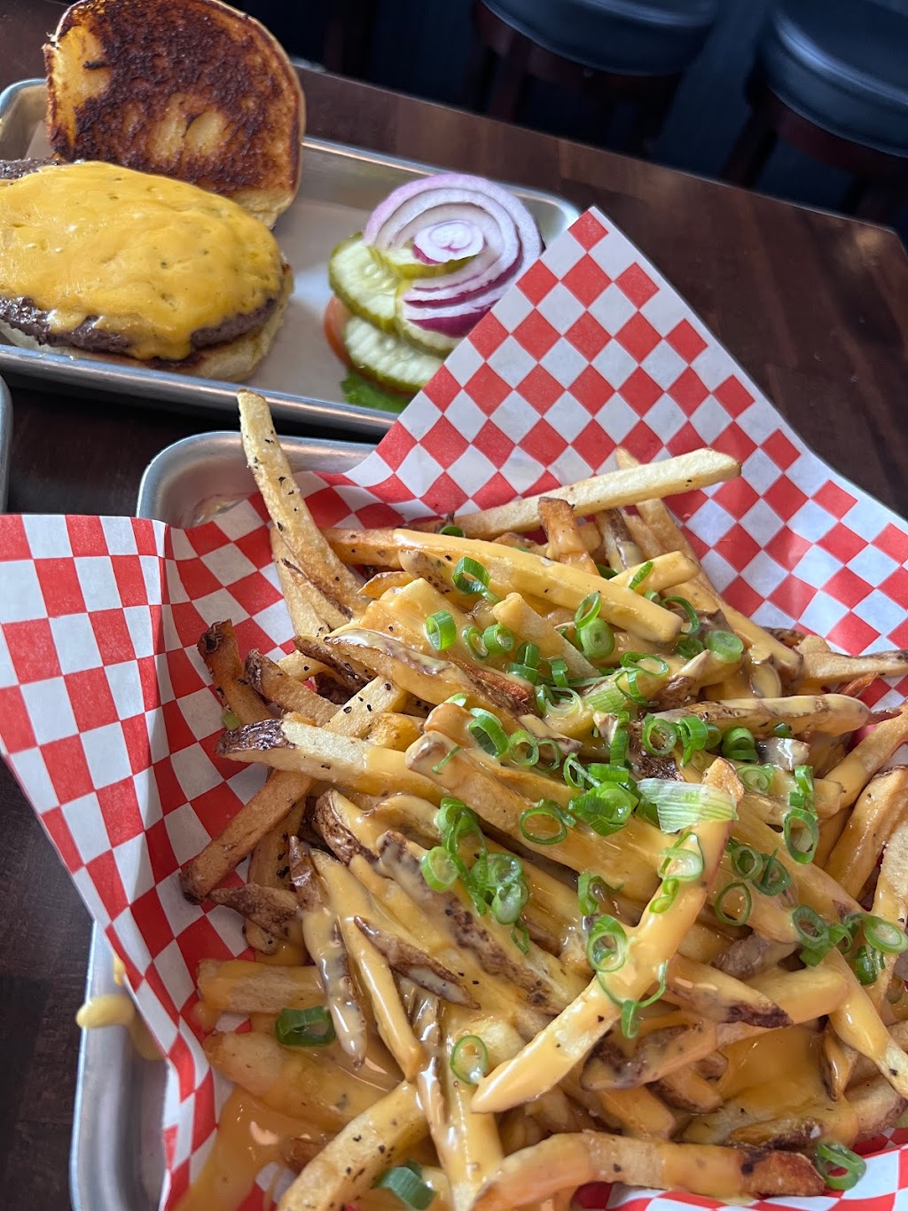 The Greyhound Bar & Grill | restaurant | 933 S Brand Blvd, Glendale, CA 91204, USA | 7472406825 OR +1 747-240-6825