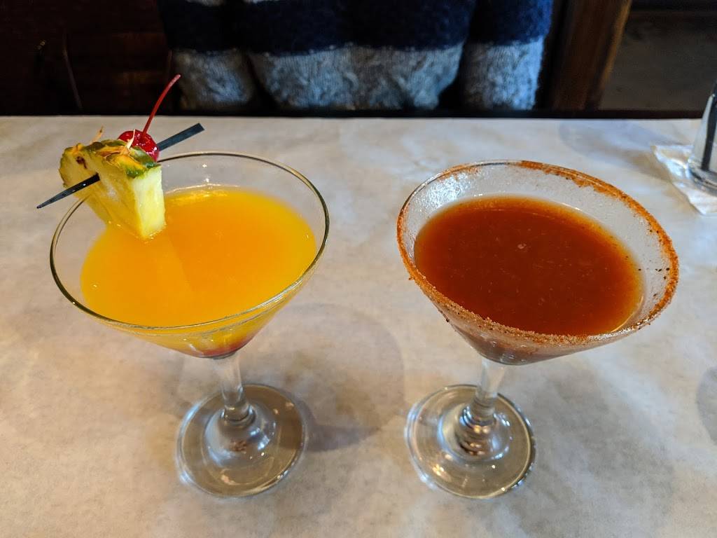 Half Shell Oyster House | restaurant | 115 Laurel Park Cove Suite 105, Flowood, MS 39232, USA | 7692577586 OR +1 769-257-7586