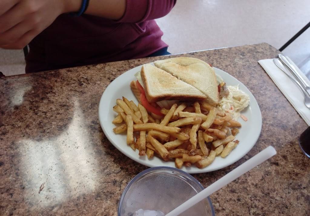 Rallis Burger Family Restaurant | restaurant | 888 Ward St, Bridgenorth, ON K0L 1H0, Canada | 7052927222 OR +1 705-292-7222