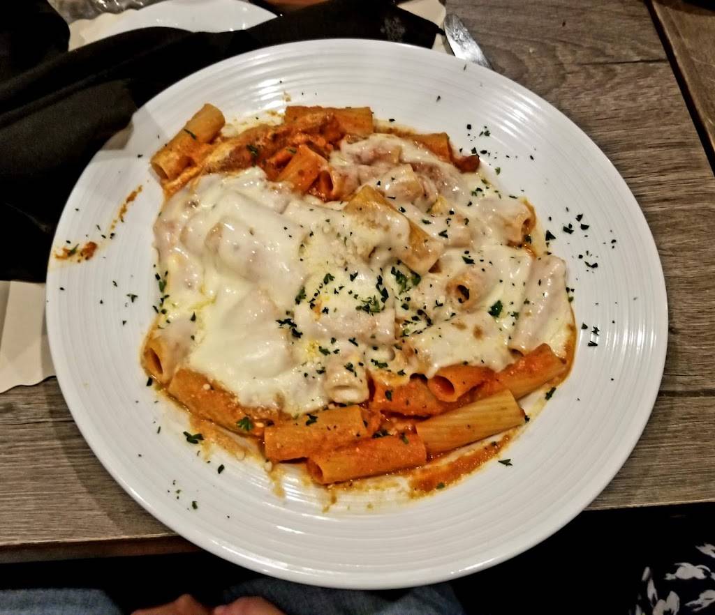 Roccos Fine Dining | restaurant | 5 New Paltz Plaza, New Paltz, NY 12561, USA | 8452557464 OR +1 845-255-7464