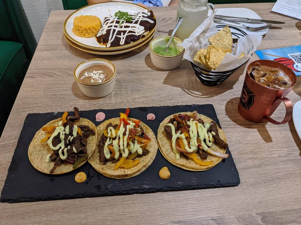 Primos Locos | restaurant | 122 S York St, Elmhurst, IL 60126, USA | 6303594677 OR +1 630-359-4677