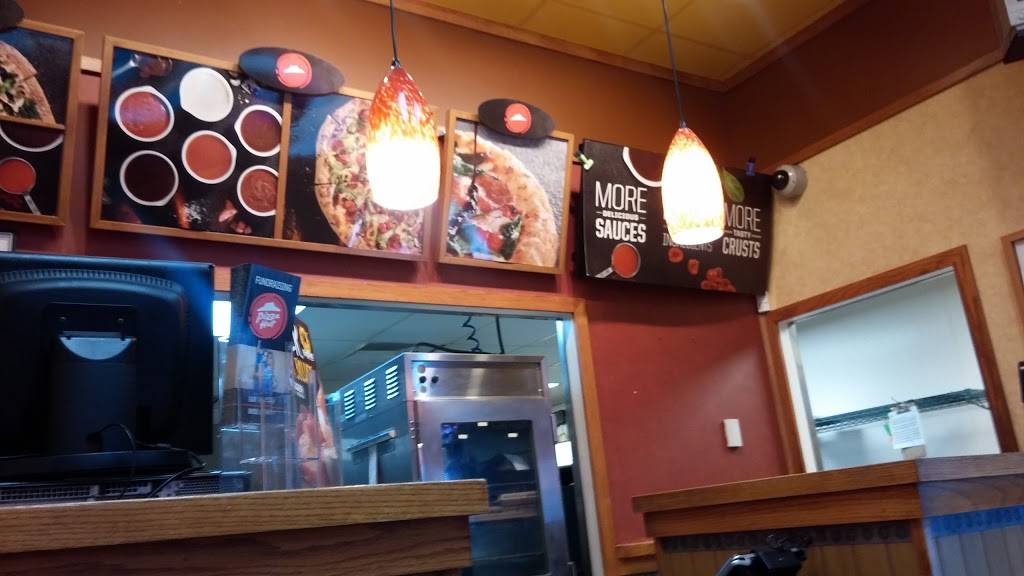 Pizza Hut | meal delivery | 2411 S, Rte 291, Independence, MO 64057, USA | 8163507725 OR +1 816-350-7725