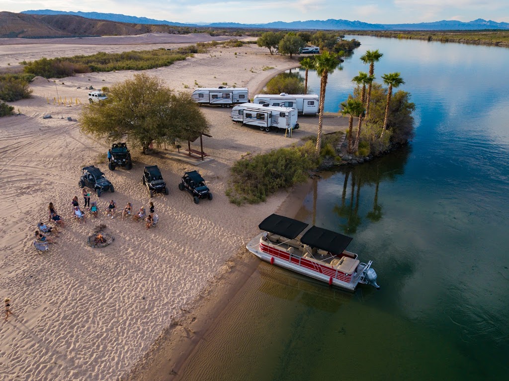 Pirate Cove Resort & Marina | restaurant | 100 Park Moabi Rd, Needles, CA 92363, USA | 7603269000 OR +1 760-326-9000